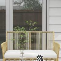 Juego de muebles de terraza de ratán de 4 piezas con 1 sofá de 2 plazas, 2 sillones, cojines y 1 mesa de centro de vidrio para patio, color natural y beige. - details 6