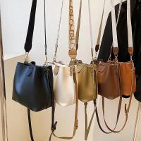 Bolso de hombro pequeño de cuero de Pu, bolso de hombro del cubo, casual, de alta calidad, de moda y popular, bolso pequeño, bolso de hombro personalizado, textura Crossbody Bucket Bag - details 0