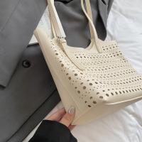 Bolso de mano de gran capacidad para mujer: elegante diseño perforado en blanco y negro, herrajes en tono dorado, correa de hombro desmontable, perfecto para desplazamientos, compras y uso diario, bolso de mano grande - details 0