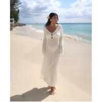 Vestido largo de punto de ganchillo calado para cubrir el bikini en vacaciones en la playa - details 14