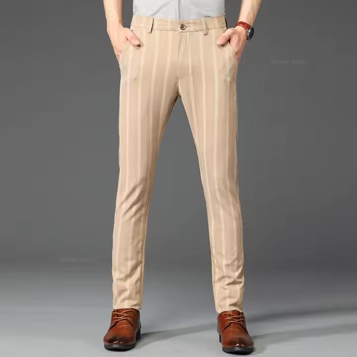 Pantalón casual hombre cómodo negro a rayas, tejido caqui, vino tinto - 1