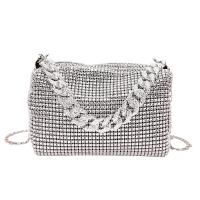 Bolso de noche con diamantes brillantes para mujer, bolsa de lujo con diamantes de imitación para banquete, con cadena de Metal, a la moda, 2024 - details 3