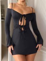Vestido de mujer con tirantes de cintura alta y vestido corto - details 3