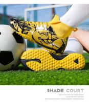 Nuevos zapatos de hombre de alta calidad con cordones de fútbol transpirables, suelas de clavos y diseño de equipos deportivos cruzados para jóvenes. - details 10