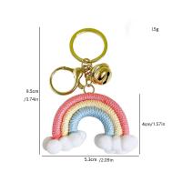 LLavero de arcoíris de tres colores con forma de corazón para niña, llavero tejido hecho a mano con nube bohemia, llavero de arcoíris de punto bonito y duradero, regalos - details 1