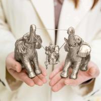 Conjunto de figuritas de resina de elefante dorado, conjunto de Navidad, escultura para el hogar, arte, mesa de sala de estar, artesanías decorativas, regalo familiar - details 8