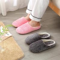 Zapatillas de casa cálidas de felpa con suelo plano para mujer en otoño-invierno - details 7