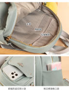 Mochilas de color verde Mochila pequeña para niña Bolsas casuales lindas y elegantes para mujer Diseño de moda Bolsas de libros ligeras fáciles de llevar con decoraciones colgantes - details 8