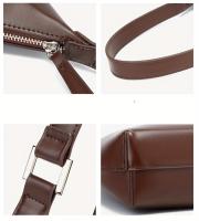 Bolso de hombro de media luna para mujer - Bolso retro para axila con cierre de cremallera, bolso de mano de cuero de grano superior de gran capacidad para desplazamientos y viajes, bolso de mano versátil en café, marrón claro, blanco, rosa, negro - details 6