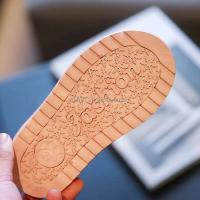 Nuevas botas de nieve bonitas de dibujos animados a la moda para niños pequeños, zapatos mullidos de invierno naturales para niñas, marca cálida 2025 barata - details 4