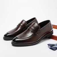 Mocasines de cuero estilo británico casual negro con un pedal y gorro. - details 12