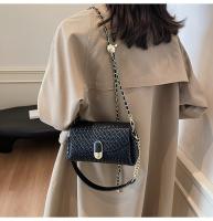 Elegante bolso cruzado tejido negro para mujer: bolso de hombro versátil con correa desmontable, cierre de cremallera y herrajes en tono dorado, perfecto para atuendos informales o formales - details 8