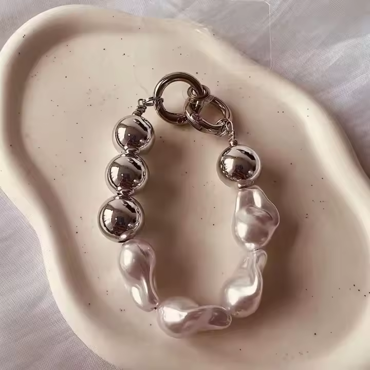 Cadena Móvil de Teléfono Estilo Barroco con Perlas Electroplateadas Colgante de Llavero de Doble Botón CCD Adorno - 1
