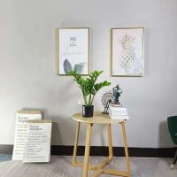 La decoración del hogar de 51 pulgadas incluye plantas, grandes ramas de plantas artificiales, láminas de plástico falsas y árboles de banyan verdes en los dormitorios. - details 4