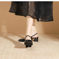 Zapatos de tacón cuadrado con tiras y charol con punta cuadrada - details 9