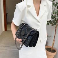 Bolso de hombro Retro con cadena y remaches para mujer, bandolera cuadrada pequeña a la moda de cuero PU con tapa, bolso de diseñador - details 14