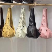 Bolso vintage biker-inspirado con hombros con puntas Suave, cierre de cierre, Forro de poliéster, bolso cruzado casual para mujeres Bolso de hombro duradero con cremalleras - details 0