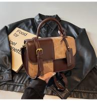 Nuevo bolso de mensajero versátil de hombro, bolso cuadrado pequeño portátil con costuras. - details 42
