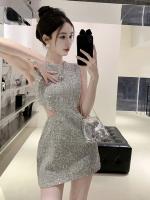 Vestido de noche corto estilo francés de gama alta temperamento sin espalda socialité vestido de nicho de lujo ligero de verano para mujer - details 3