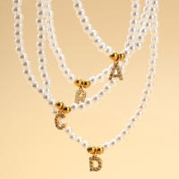 Imitación de perlas para mujeres, Pendientes de letra inicial con encanto de nombre de micro-inserción de circonita de moda Colla - details 10