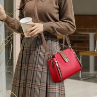 Bandolera de cuero de PU para mujer con asa, bolso de hombro tipo cubo de gran capacidad para mamás de mediana edad - details 5