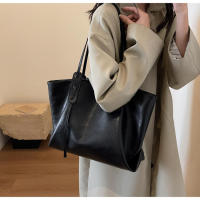 Bolso de gran capacidad retro premium, bolso de hombro simple y explosivo para mujer, bolso de mano para llevar bajo el brazo. - details 20