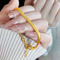 Pulsera hombre y mujer simple y versátil joyería ligero de lujo plano engrosado suave pareja aleación - details 0