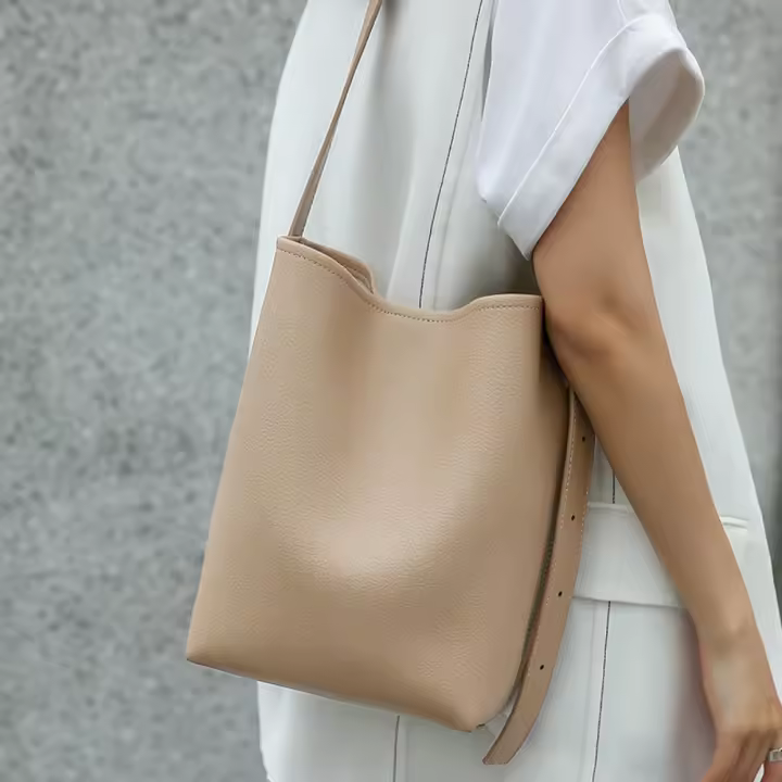 Bolso de Cuero de Vaca de Gran Tamaño Bolso Versátil para Mujeres Nuevo Bolso de Hombro 2025 - 1