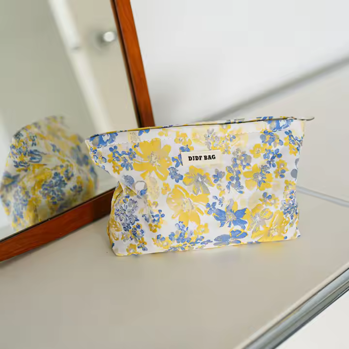 Bolso de Maquillaje Grande para Mujer Diseño de Flor Rosa de Lona Cierre de Crema Portátil - 1