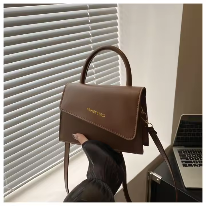 Bolso cuadrado pequeño simple y de moda para desplazamientos personalizados 2025 otoño e invierno nuevo bolso de hombro con temperamento bolso de mensajero de moda - 1