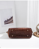 Estilo de bolso de mujer nuevo patrón de cocodrilo personalizado anillo hombro oblicuo span bag - details 6