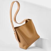Bolso de hombro de diseñador de cuero dividido Material de piel de vaca estilo Casual bolso de cuero genuino nueva moda diseño de axila - details 11