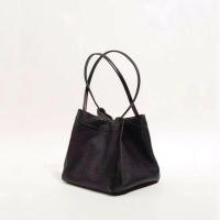 Bolso de hombro tipo bandolera de diseño simple de cuero de PU para mujer estilo femenino - details 6