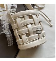 Bolso Tejido de Moda 2025 Bolso Cruzado Versátil para Mujeres Bolso de Verano en Alta Venta - details 4
