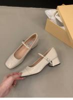 Zapatos rojos de tacón grueso para mujer con falda y zapatos de noche. - details 11