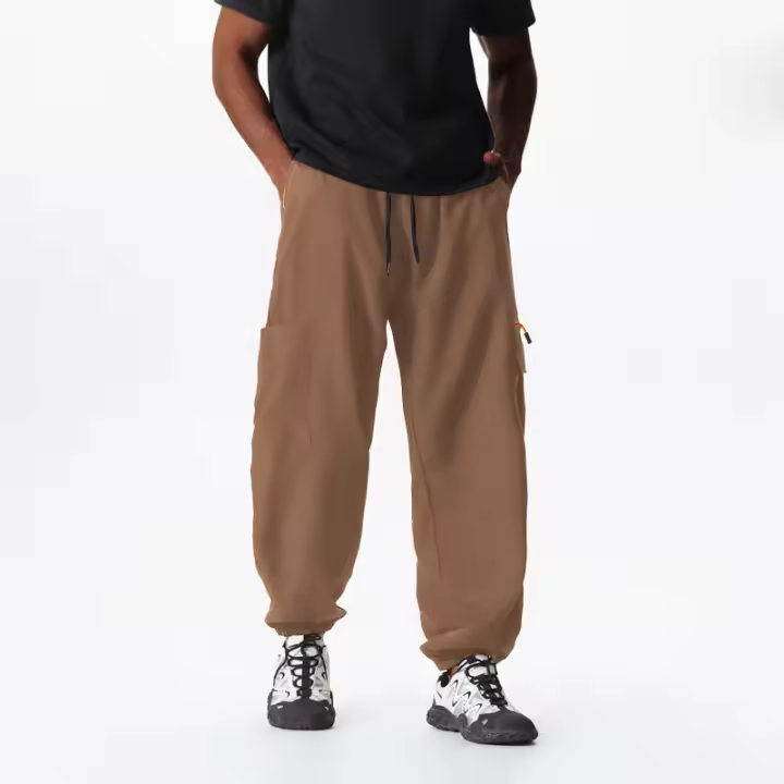 Los pantalones de trabajo sueltos de la marca de moda de verano para hombres están de moda y son relajantes. - 1