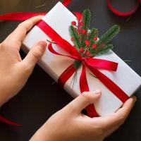 10 ramas de pino artificiales con bayas rojas para decoración navideña. - details 1