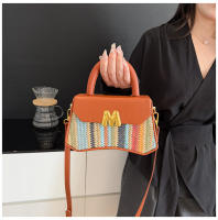 Moda arco iris portátil pequeño cuadrado bolsa 2025 primavera nueva luz de lujo bolsa de las mujeres versátil texturizado axilas bolsa de hombro - details 16