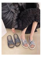 Nuevas zapatillas de interior de playa de suela gruesa suave informal de moda de verano para mujer - details 2