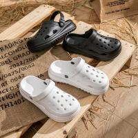 Zuecos de plataforma calados para mujer, sandalias de playa antideslizantes de verano 2025, zapatillas de suela gruesa a la moda para mujer, calzado para jardín Eva - details 4