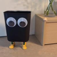 Cubo de basura Kawaii de ojos grandes, cubo de basura de dibujos animados engrosado de plástico creativo, gran capacidad con pies, cubo de basura divertido para dormitorio - details 0