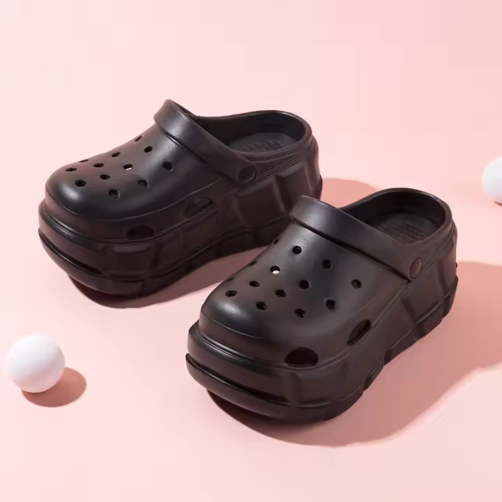 Zapatos antideslizantes Con agujeros para niños y niñas, zapatillas grandes de suela suave elevada para exteriores, Verano - 1