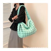 Bolso de hombro tipo bandolera con diseño de nubes plisadas para mujer, bolso de mano de gran capacidad con doble cara y doble tirón - details 36