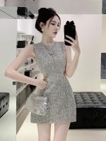 Vestido de noche corto estilo francés de gama alta temperamento sin espalda socialité vestido de nicho de lujo ligero de verano para mujer - details 1