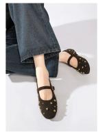 Zapatos de Ballet Planos para Mujer con Diseño de Remaches Dorados Suela Suave Antideslizante con Cinturón de Gamuza Sintética y Tirante de Metal - details 7
