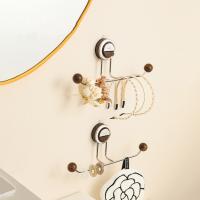 Estante de almacenamiento con ventosa sin perforar, ganchos para puerta, organizador de Scrunchie, estante de almacenamiento para colgar en la pared, soporte de carga fuerte multifuncional - details 2