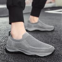 Zapatos deportivos lavados con punta redonda de tela voladora, zapatos casuales de malla transpirable para hombre - details 0