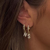 Pendientes colgantes con letras a-z, joyería dorada femenina, aretes con letras con nombre, 1 piezas - details 1