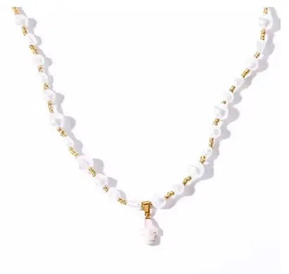 Collar con colgante de cruz de perlas barrocas vintage personalizado de moda para mujer, joyería de acero inoxidable a prueba de agua. - 1