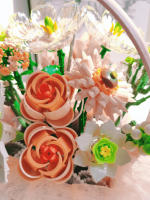 Mini Rose Bundle Building Block DIY Flower Basket, ladrillo decorativo para el hogar con luz, lindo juguete de regalo - details 10